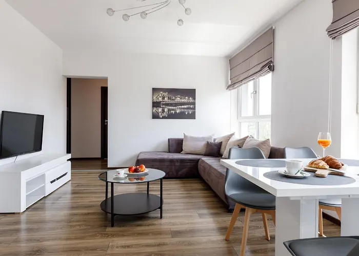 Golden Apartments Wroclaw - Two Bedrooms - Great Location&Legnicka