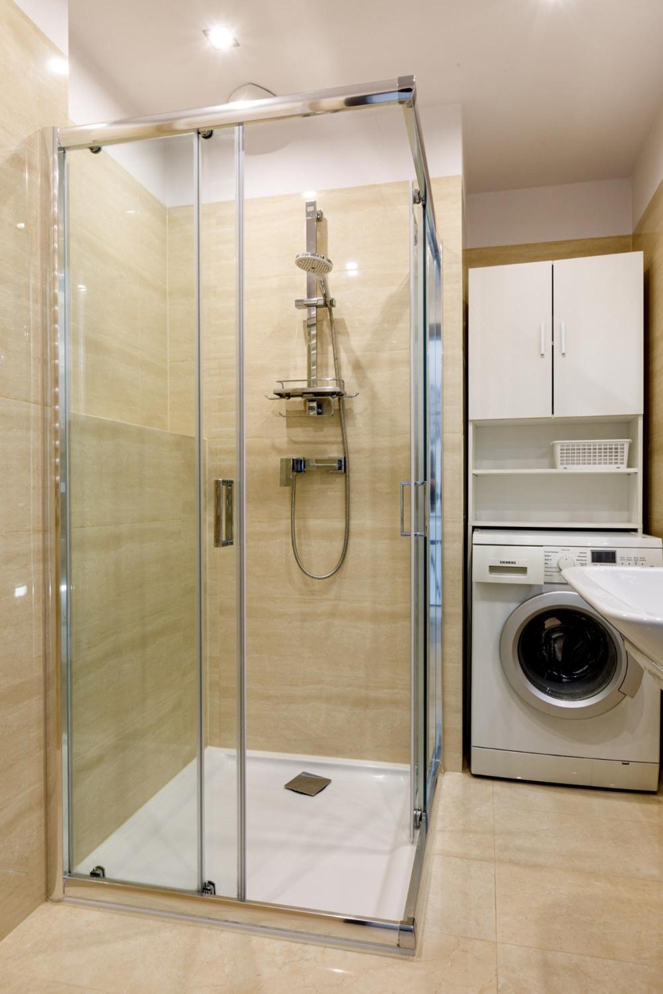 Golden - Two Bedrooms - Great Location&legnicka Апартаменти